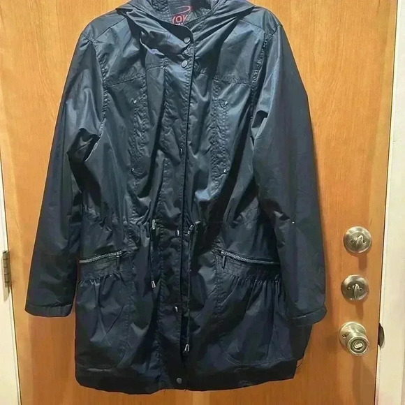 Yoki Rain coat. Size 1XL - Picture 1 of 10